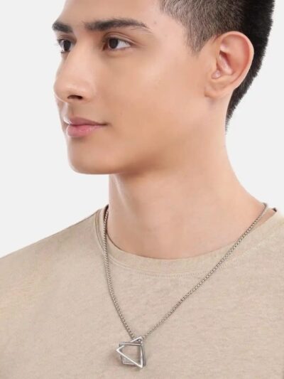 Unisex Star Pendant With Chain