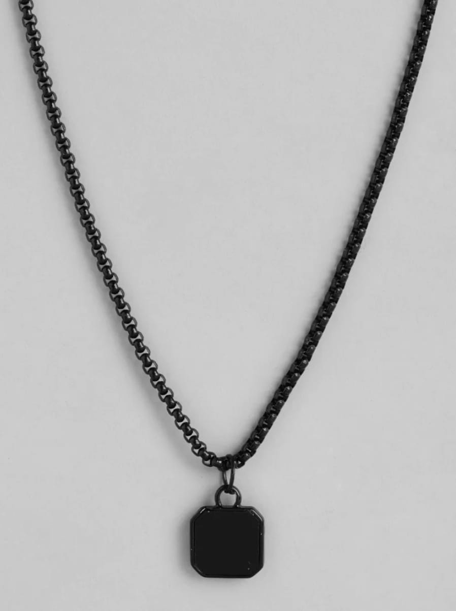 Unisex Square Pendant With Chain - Image 3