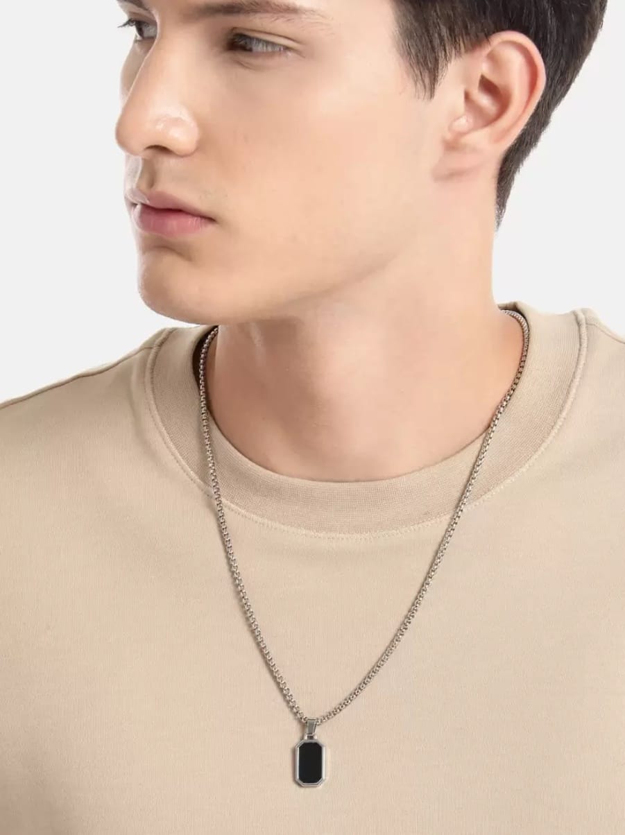 Unisex Geometric Artificial Stone Pendant With Chain